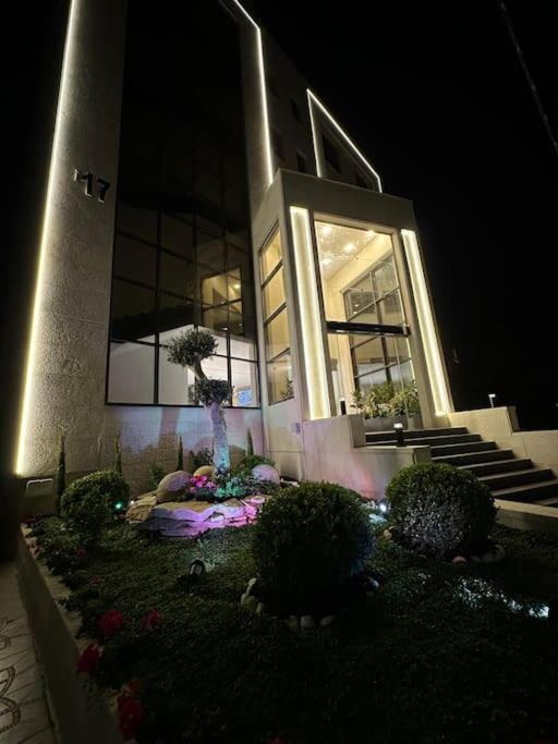 Appartamento Privet Near Downtown Kh&Sh Ash Shumaysani Esterno foto