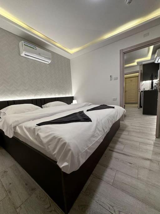 Appartamento Privet Near Downtown Kh&Sh Ash Shumaysani Esterno foto