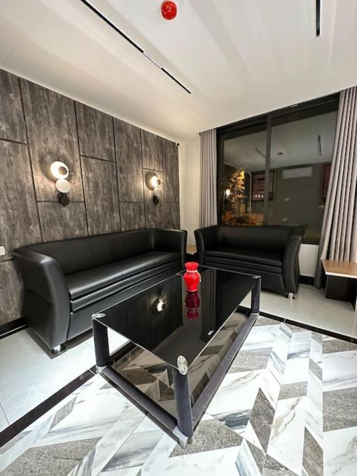 Appartamento Privet Near Downtown Kh&Sh Ash Shumaysani Esterno foto
