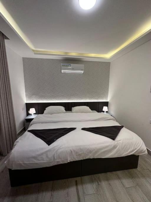Appartamento Privet Near Downtown Kh&Sh Ash Shumaysani Esterno foto