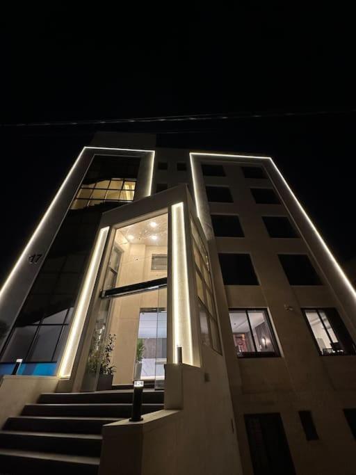 Appartamento Privet Near Downtown Kh&Sh Ash Shumaysani Esterno foto
